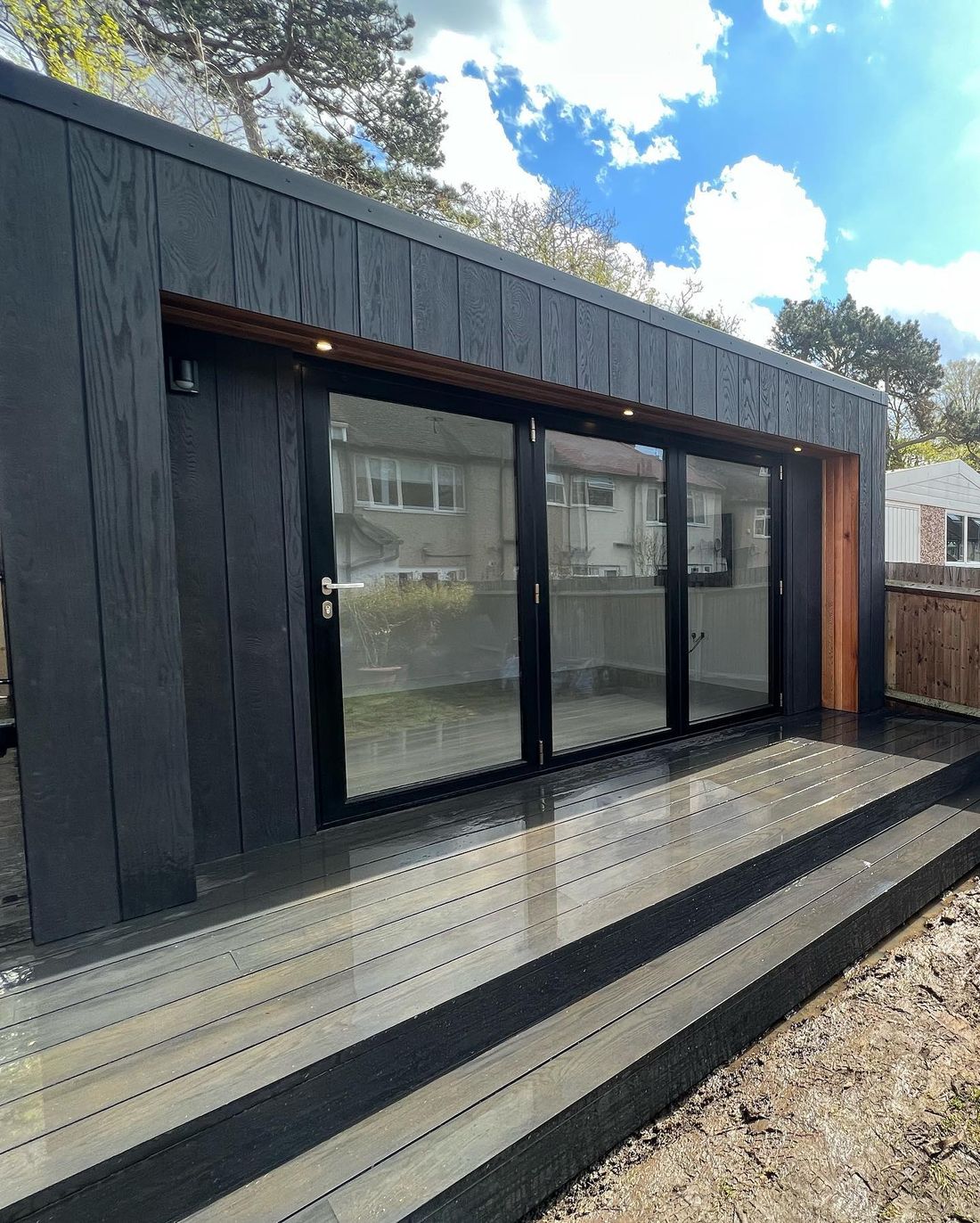 Garden annexe and guest room
